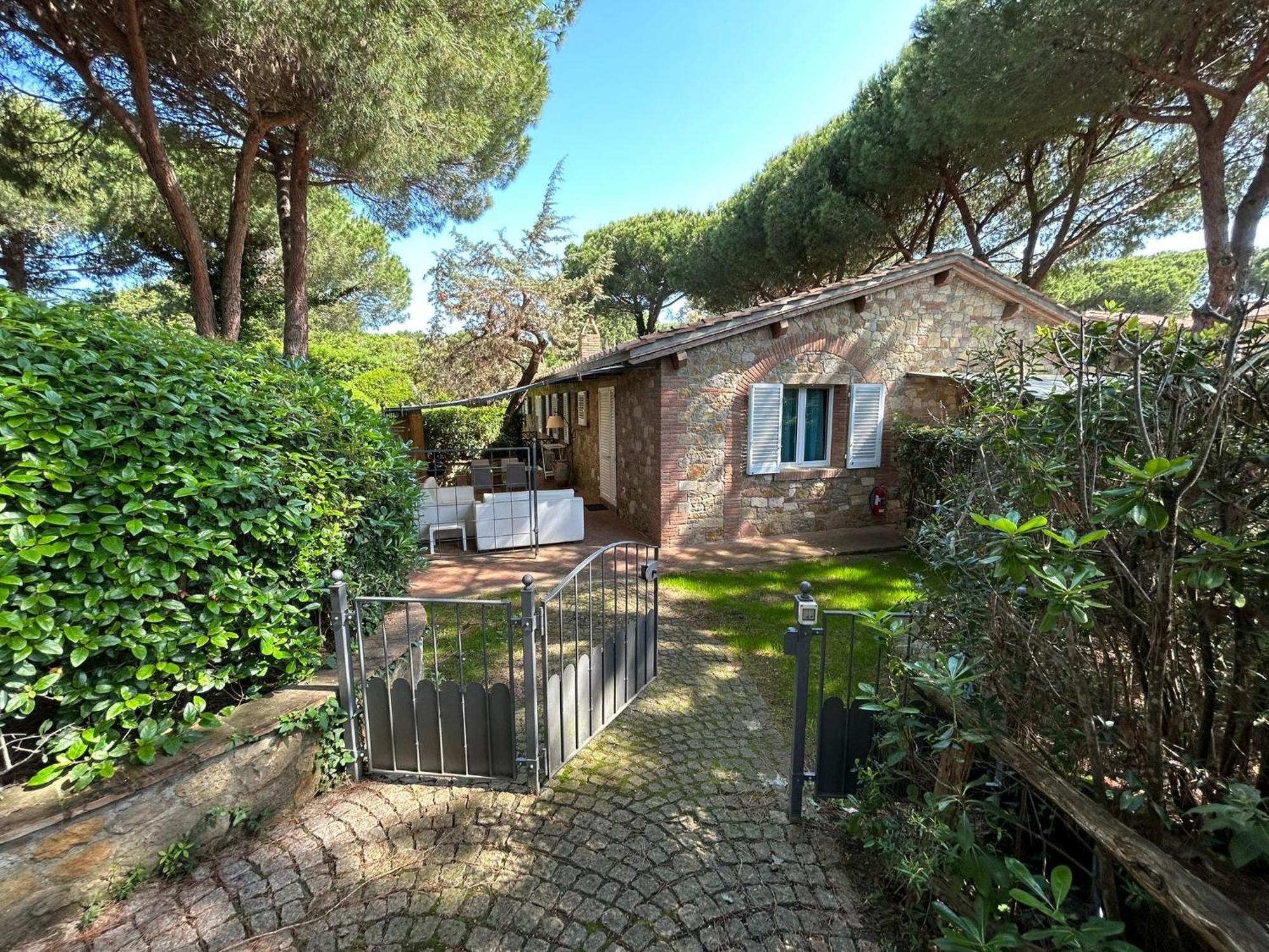 Villaggio I Sorbizzi Marina Di Bibbona Luaran gambar